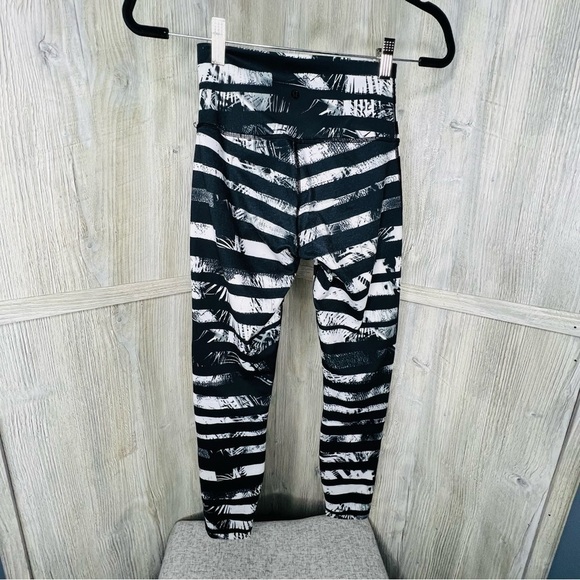 Lululemon High Times 7/8 Pant Shady Palms - Picture 2 of 4